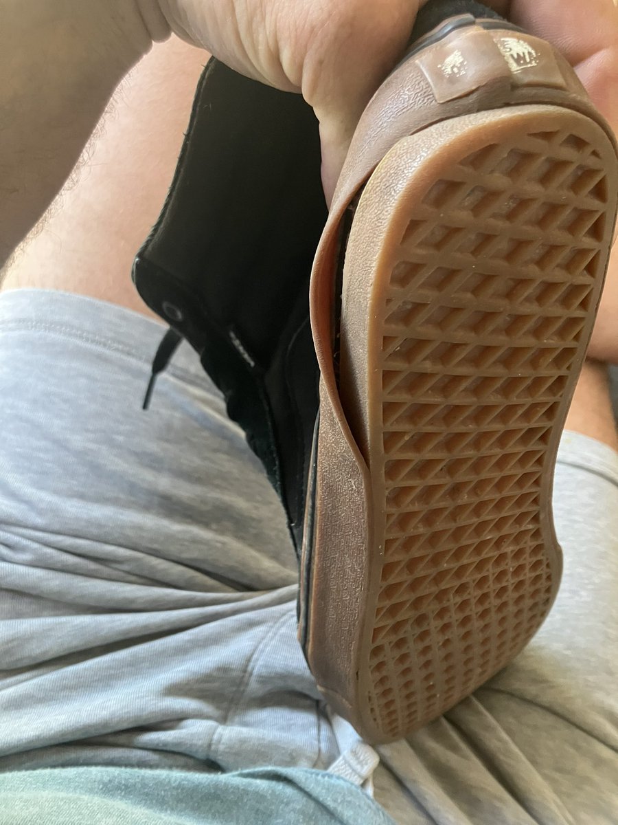 CasteleynPhilip's tweet photo. @Vans my shoes are falling apart and have been worn less than 20x just to walk around. Can you make this right please https://t.co/4aD8iz5Vse