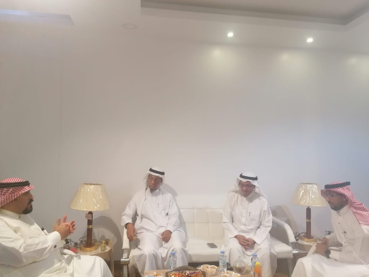 Maharat_vsc's tweet photo. استقبل سعادة أ.عبدالعزيز المقنص رئيس مجلس الإدارة
 وفد جمعية #وفادة التطوعية لخدمة زائري المدينةالمنورة @wifada_org_sa برئاسة أ.د هاشم نور تم خلال الزيارةالاطلاع على أعمال ومنجزات #وفادة و #مهارات ومناقشةأوجه التعاون والعمل المشترك في تمكين العمل التطوعي لخدمةزائري المدينةالمنورة https://t.co/hchcwajako