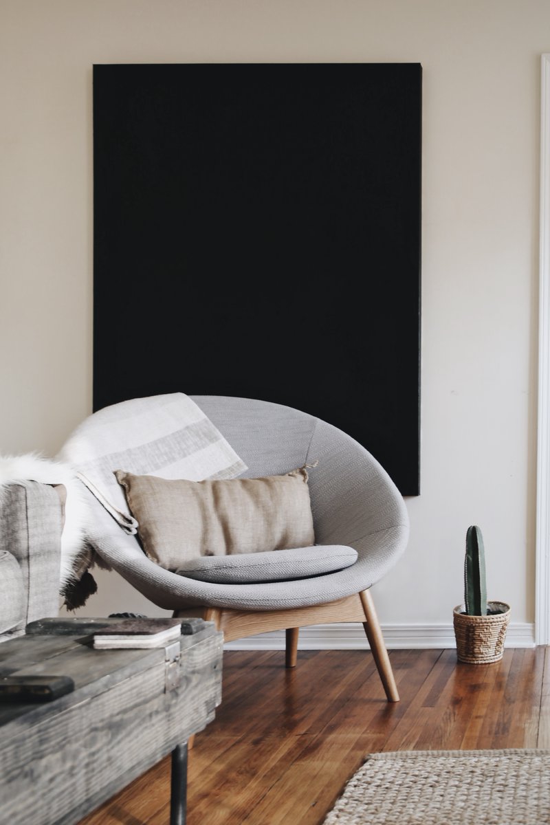 HomeWellnessID's tweet photo. 🌿✨ Discover the art of transforming your living space into a haven of balance and positive energy. Let your space reflect not just your style, but also your commitment to holistic wellness. 🌟🏠 #HomeWellness #FengShuiDesign https://t.co/6ZX6uqgNjI