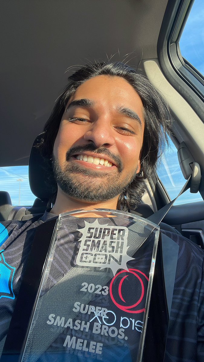 ZainNaghmi's tweet photo. Means the world to me to win in my hometown 

I’m your smash con champion https://t.co/RNEeLkK2Ga