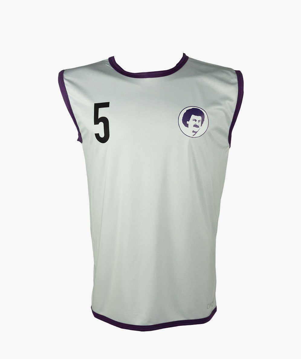 Según los resultados en #BocadeUrna gana la remera sin mangas de Alcides en estas #PASO2023 
No la dejes ir Violeta!!