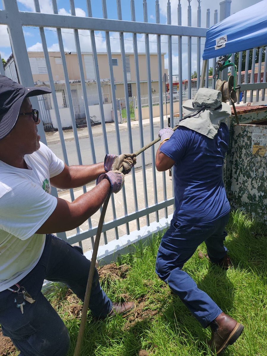 angelmatos's tweet photo. Se trabaja domingo se agradece domingo....

Gracias a la Autoridad de Edificios Públicos por reparar el sistema eléctrico de la Escuela Maria Teresa Serrano de cara al regreso a clases y a @lumaenergypr por el apoyo. @CamaraConPR
#regresoaclases2023
#distrito40 https://t.co/NCiYISk5w1