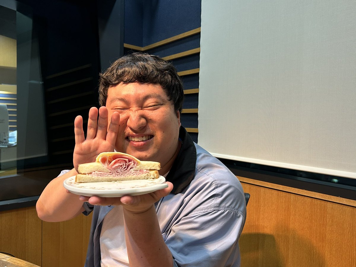 murinakuradio's tweet image. 🌍🚀🌍🚀🐱🐰🌍🚀🌍🚀

#無理なくつづく vol.5

youtube配信🚀スタート

youtu.be/syk4NioYgAg

会いたくなって

会いにきた

#ロングコートダディ
#ラジオ
#無料
#配信

🌍🚀🌍🚀🐱🐰🌍🚀🌍🚀