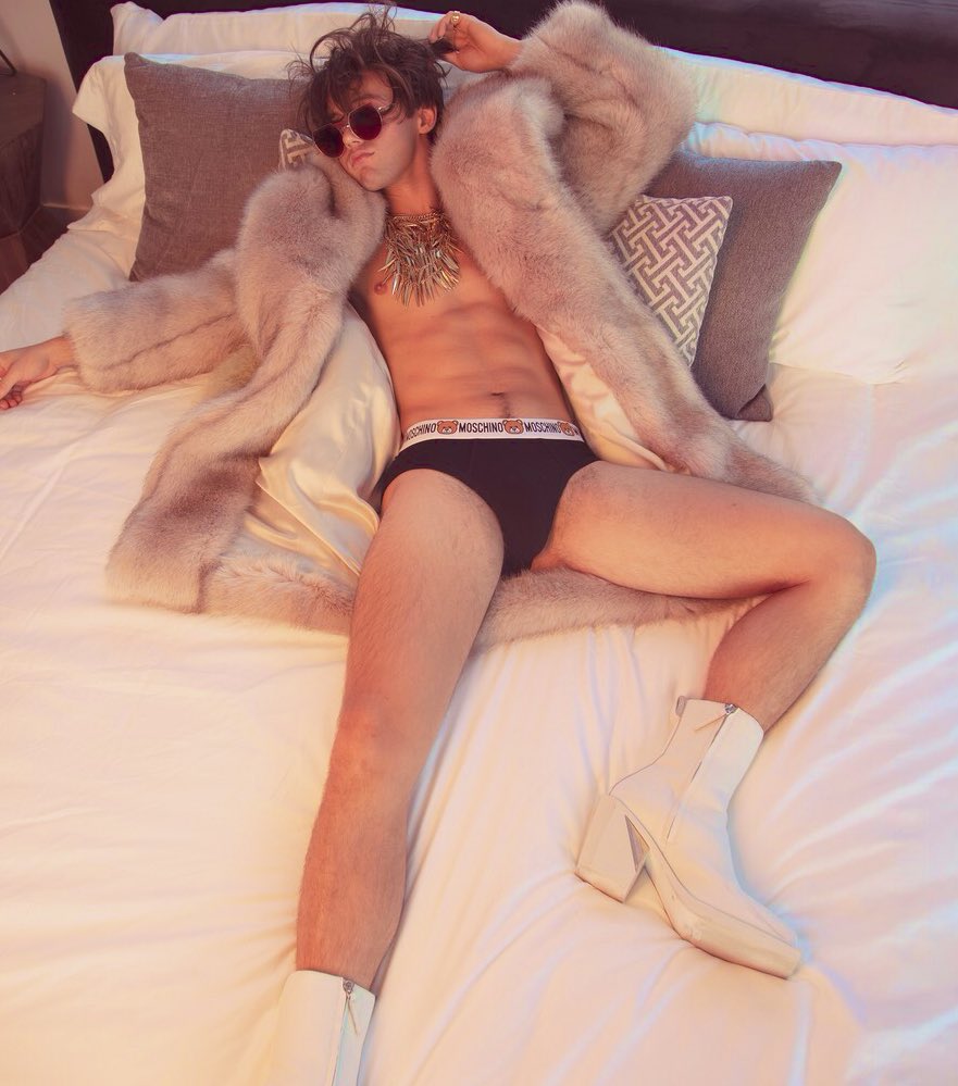 raro_emanuele's tweet image. #camerondallas
