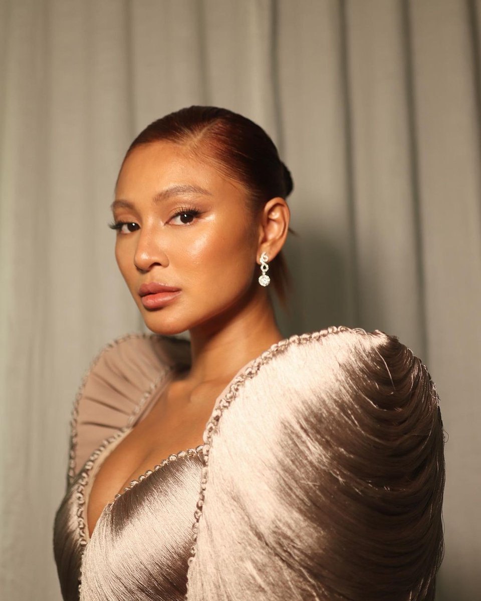 inquirerdotnet's tweet photo. ‘FACE OF A WINNER’ 🏆

LOOK: Nadine Lustre serves looks as she was named Best Actress at the 71st FAMAS Awards night for her portrayal of Kichi in “Greed.” | 📷: Jelly Eugenio/Instagram https://t.co/JCQLe3YgAH