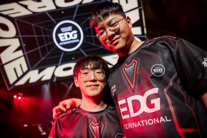 EDG CHICHOO tweet media