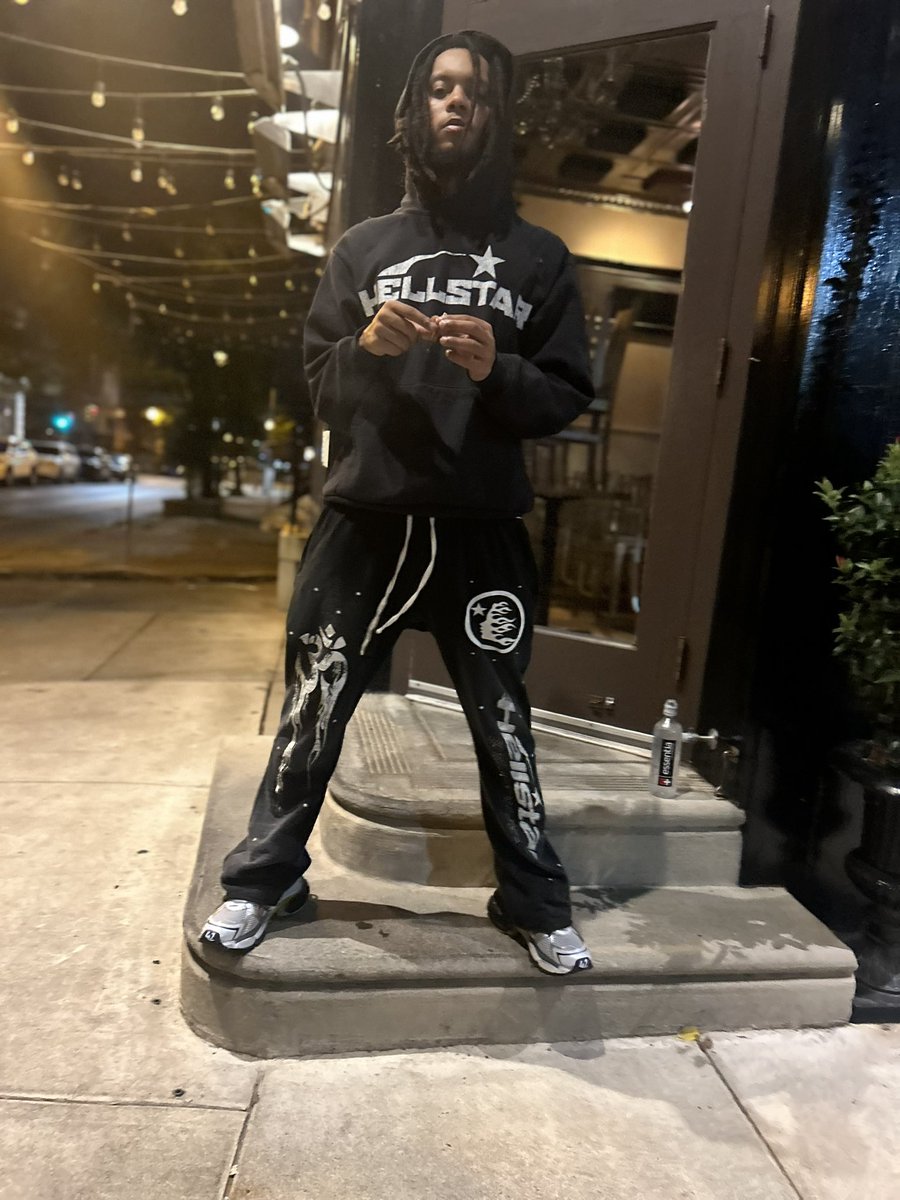 3eyesteezy's tweet photo. idk man https://t.co/jhqE1JdCXW