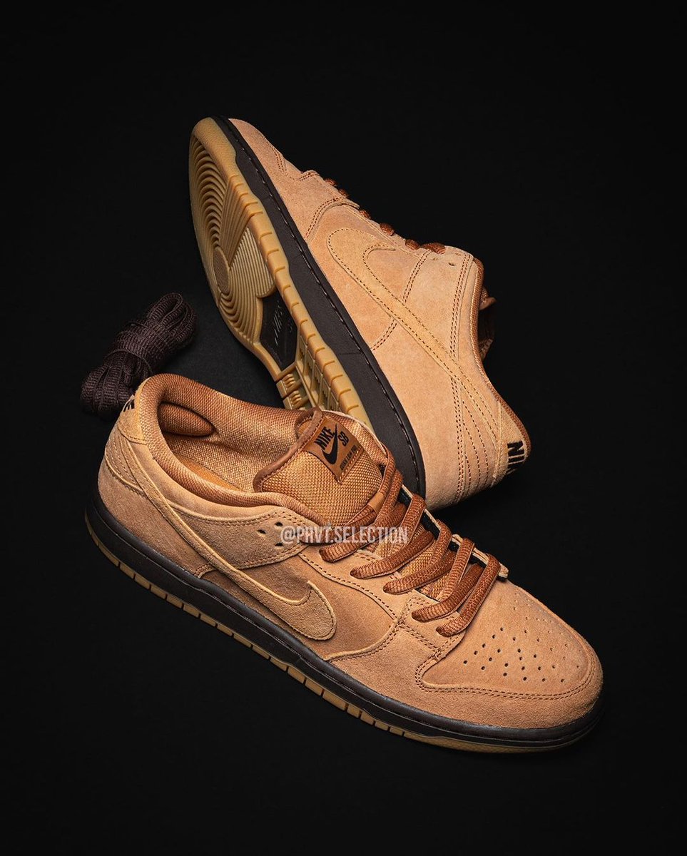 TheSiteSupply's tweet photo. Detailed look at the Nike SB Dunk Low "Wheat" returning this Fall 🍞 https://t.co/fAvVP7rjXT 

📸 @k9_itsiant https://t.co/RO1ylSWNO4