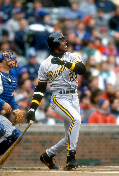 ESPNInsights's tweet photo. Elly De La Cruz reached 10 home runs and 15 stolen bases in the first 58 games of his career.

The only player to debut since 1900 and get there faster was Barry Bonds (57 games). https://t.co/KeMinSZ48d