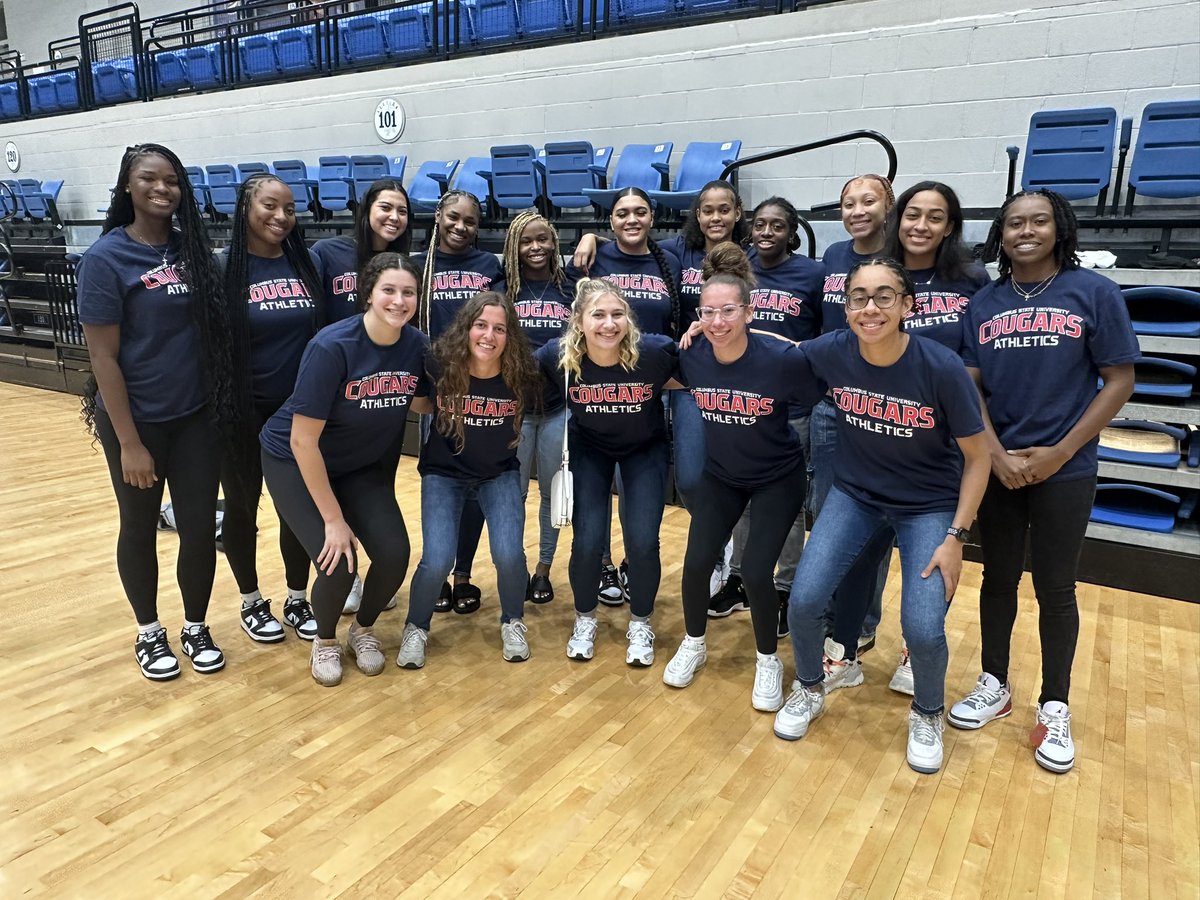 Your 23-24 Lady Cougars are back in town‼️ 

#CSUWBB #CougNation