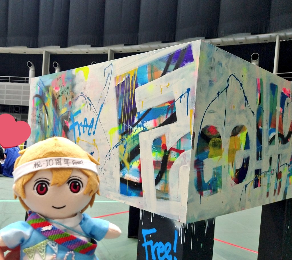 sakuratoichigo's tweet photo. ゴンドラに乗った
代永翼さんが前を通過する時
ありったけの愛を込めて
団扇と黄色に光らせたペンラ
2本を振ったら
こっち見て手を振ってくださった✨
たまたま周りに渚推しがいなくて
黄色が目に付いたのだと思う💛
泣かれていた😭
感動と感謝と大好きが溢れ出た😭
あの一瞬を一生忘れない
#FreeMS https://t.co/tFDarmvJ3R