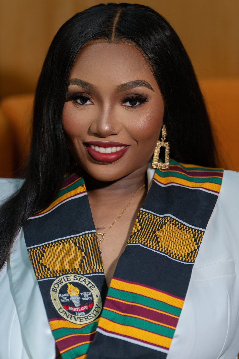 muvaadajjj's tweet photo. On May 26th, 2023, I walked the walk that I never thought would come. My expected graduation date was May 2021, but God’s timing is the best timing. If there’s anything that I learned through this journey it’s to never give up on yourself no matter what. But I did it 💗 https://t.co/eYHxvys7PE