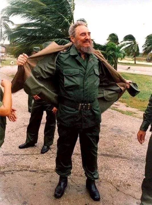 FernandaCuba36's tweet photo. Fidel, fidelísimo retoño martiano, asombro de América, Titán de la hazaña... #FidelPorSiempe https://t.co/gwB9oDJFA6