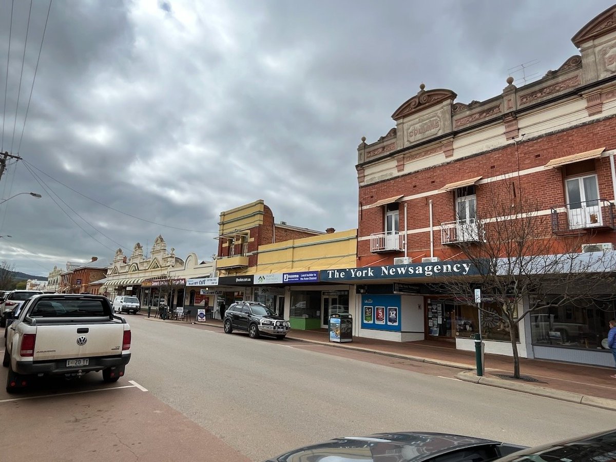 UWA Dept of Geography & Planning (@geoplan_uwa) on Twitter photo #geographymatters #regional #westernaustralia #fieldtrip to Beverley York & Northam for Masters students. Experiencing #socioeconomic #processesofchange and #regionaldevelopment up close. Thanks <a href="/kurbancafe/">Kirsten Martinus</a> <a href="/ConnorGoddard4/">Connor Goddard</a> ! #geographymatters #regional #westernaustralia #fieldtrip to Beverley York & Northam for Masters students. Experiencing #socioeconomic #processesofchange and #regionaldevelopment up close. Thanks <a href="/kurbancafe/">Kirsten Martinus</a> <a href="/ConnorGoddard4/">Connor Goddard</a> !