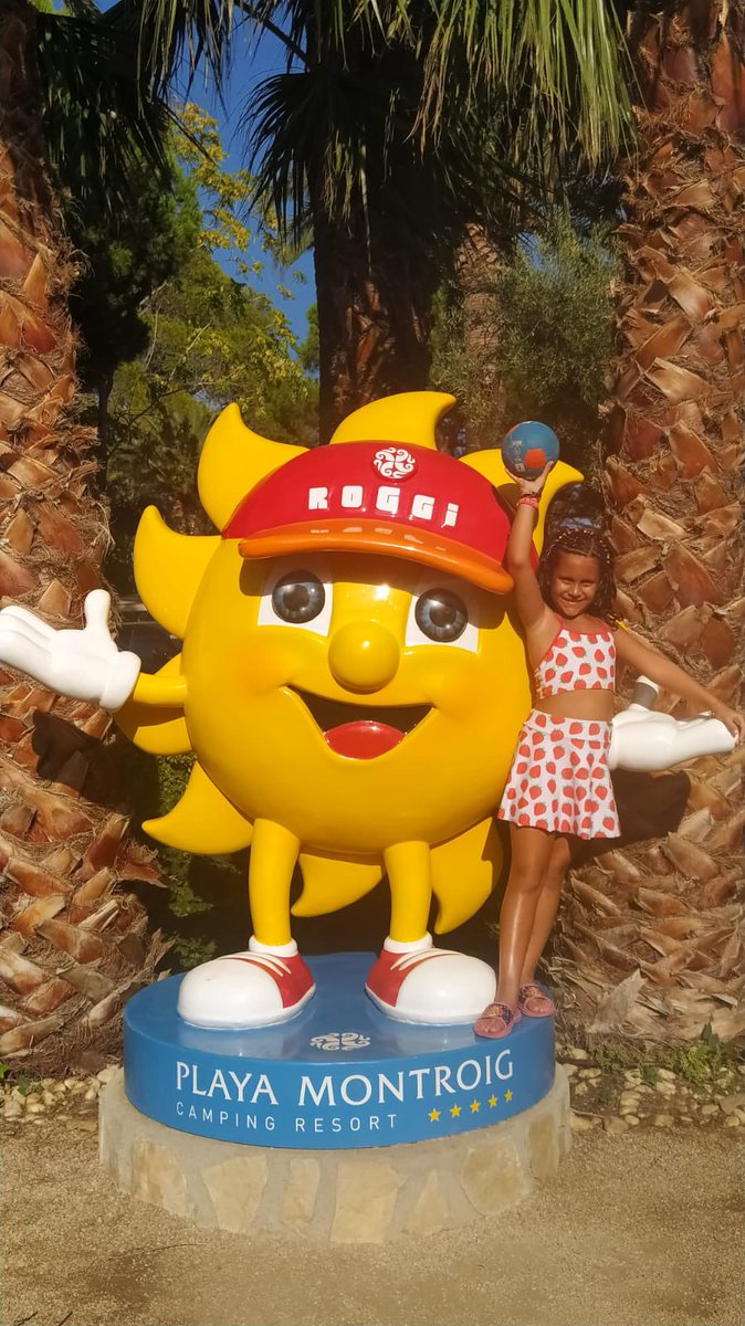 Saludos desde el camping Montroig playa (Tarragona) de parte de
June Marcos. Además, nos dice que en el camping también se acuerda mucho de su súper equipo el SIMA-Corazonistas. En Verano…Balonmano!!!