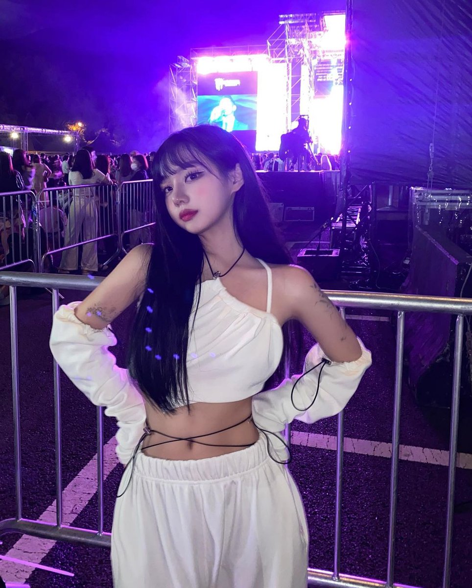 idaugvenus's tweet photo. ㅤㅤㅤㅤㅤ ㅤㅤ   
ㅤ ㅤㅤ  ㅤㅤ 𝗌𝖾𝗎 𝘀𝗼𝗿𝗿𝗶𝘀𝗼 𝗰𝗮𝗳𝗮𝗷𝗲𝘀𝘁𝗲 𝗋𝖾𝗏𝖾𝗅𝖺 
ㅤㅤ ㅤ  ㅤㅤ𝗌𝖾𝗎𝗌 𝖽𝖾𝗌𝖾𝗃𝗈𝗌 𝗺𝗮𝗶𝘀 𝗼𝗯𝘀𝗰𝗲𝗻𝗼𝘀. https://t.co/D9qrCMir1c