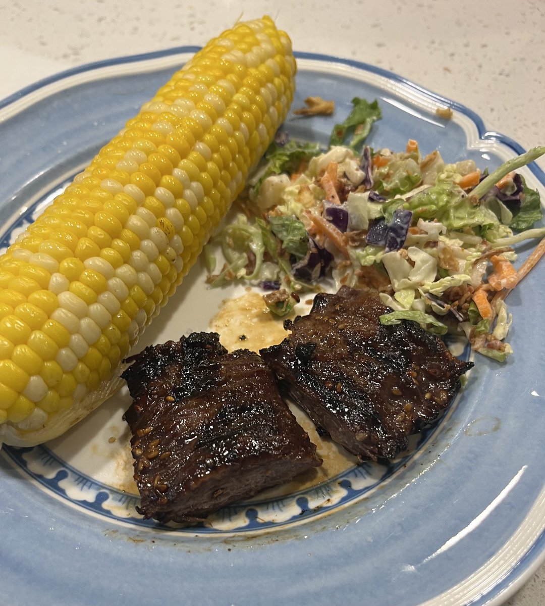 ToddBSpeed's tweet photo. Those nights when your dinner is good enough to almost make u feel like u r able to be back at M&D's house for Sunday dinner. A welcome, easy trio of skirt steak, chopped salad, and fresh August corn. For me it's on #tbslist #skypoint https://t.co/Er44YRJGT6