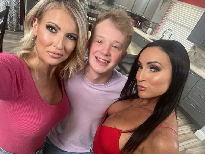 It was an amazing shoot today with Jacob and @Filthykings!   I had so much fun with @AlyssiaVera and<a class="tags" target="_blank" title="On Twitter" href="/?out=eyJ0eXAiOiJKV1QiLCJhbGciOiJIUzUxMiJ9.eyJpYXQiOjE3MjExOTQ2ODAsImlzcyI6InR3cG9ybnN0YXJzLmNvbSIsIm5iZiI6MTcyMTE5NDY4MCwiZXhwIjoxNzUyNzMwNjgwLCJyZWRpcmVjdF91cmwiOiJodHRwczovL3R3aXR0ZXIuY29tL0ZpbHRoeWtpbmdzIn0.6ZsRuYyAFwe4YIWgyNMyDznscHgR9SSUoCN_WjPRTPlmJgW-639yvtp1na31mKnAX-7Zs-PgLwwNfL4OcPPYpw">@Filthykings</a><a href="/tag/miami"class="tags"><span>#miami</span></a><a href="/tag/southbeach"class="tags"><span>#southbeach</span></a>
