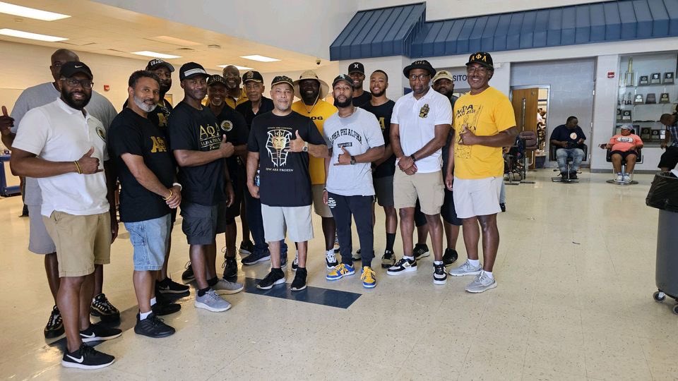 AnthonyNewkirk2's tweet photo. I witnessed a community come together at today’s Back to School Youth Explosion at a Clayton High School (Clayton, NC).  I’m convinced there are good people in the world and they are right here in our community. Free backpacks, haircuts, hair styling and run. #alphaphialpha https://t.co/Hfwu0BVLvk