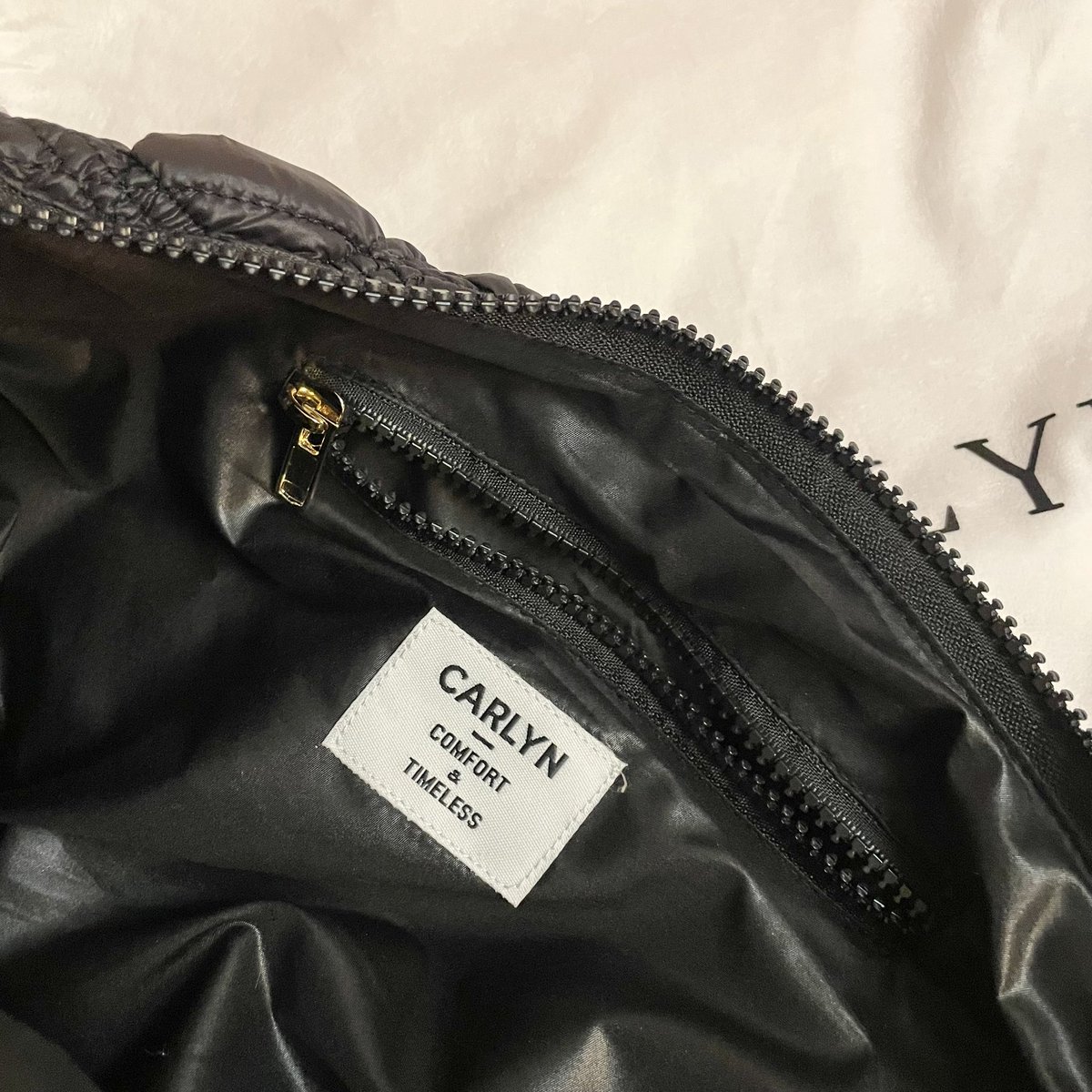 bestart_store's tweet photo. ส่งต่อ carlyn cozy m black แท้ล้าน% ถุงผ้ากับป้ายตามรูป ป้ายยังห้อยนะคะ ตัดใจขายTT 🩷 2600฿ รวมส่งง
ไม่มีตำหนิ สภาพดี ใช้ไปรอบเดียว

( line 0918385031 )

 #carlynมือสอง #carlyn #carlynthailand #กระเป๋าcarlyn #carlynbag #ส่งต่อcarlyn #ส่งต่อกระเป๋า  #ส่งต่อกระเป๋ามือ2 https://t.co/GT6kmsUZls