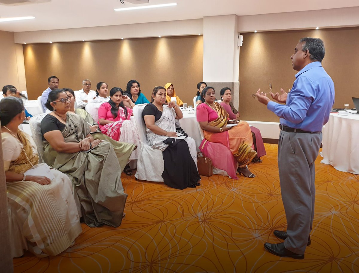 PAFFREL's tweet image. මැතිවරණ නීති ප්‍රතිසංස්කරණය පිළිබඳව දේශපාලන පක්ෂ, මැතිවරණ මහලේකම් කාර්යාලය සහ ඒ පිළිබඳව උනන්දුවක් දක්වන පාර්ශවයන් සමග පවත්වන සාකච්ඡාවක් අද (13) කොළඹ 03 මැන්ඩරීනා හෝටලයේදී පැවැත්වේ.

#ElectionMonitoring #VoterEducation #EmpoweringCommunities #electioncommisionofsrilanka #PAFFREL