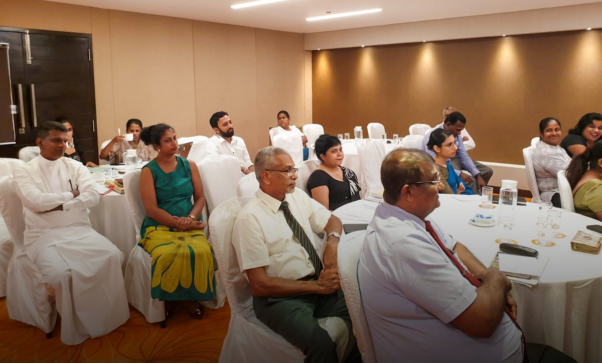 PAFFREL's tweet image. මැතිවරණ නීති ප්‍රතිසංස්කරණය පිළිබඳව දේශපාලන පක්ෂ, මැතිවරණ මහලේකම් කාර්යාලය සහ ඒ පිළිබඳව උනන්දුවක් දක්වන පාර්ශවයන් සමග පවත්වන සාකච්ඡාවක් අද (13) කොළඹ 03 මැන්ඩරීනා හෝටලයේදී පැවැත්වේ.

#ElectionMonitoring #VoterEducation #EmpoweringCommunities #electioncommisionofsrilanka #PAFFREL