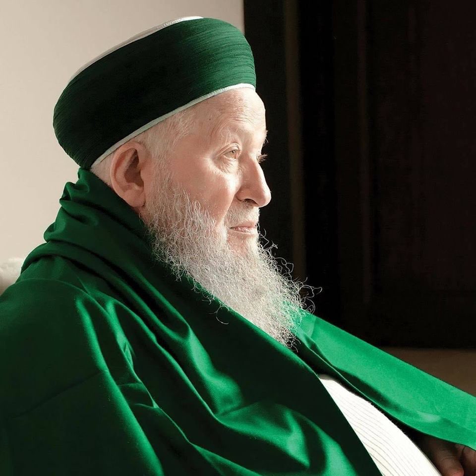 Dinimize sahip çıkalım. Ölüler mi bu dine sahip çıkacak?!
Son yüzyılın müceddidi Mahmut Efendi Hazretleri
Rabbim Şefaatına nail etsin Aminn🤲🤲