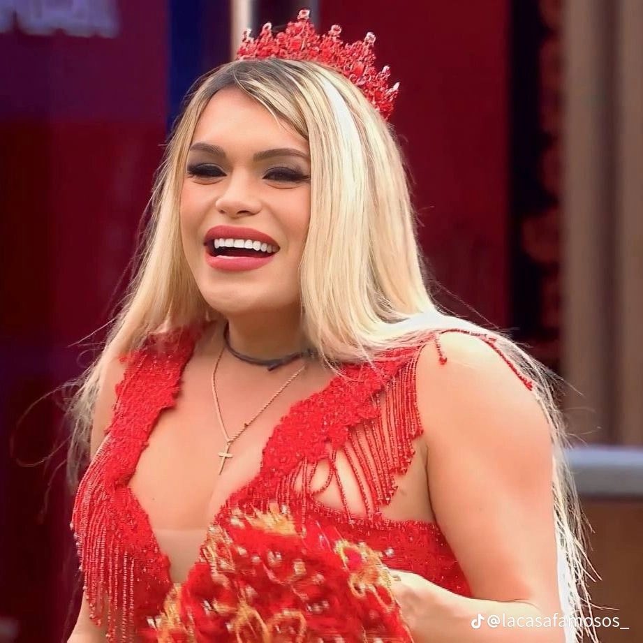 PopBase's tweet image. Wendy Guevara makes history as the first trans woman to win a Mexican reality TV show on ‘La Casa De Los Famosos México.’ 🇲🇽
