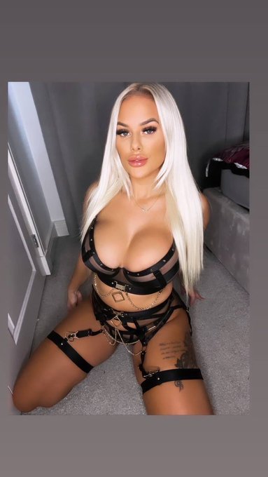 RT if this outfit is a bit of you 😜 https://t.co/EWLdkcnIyi