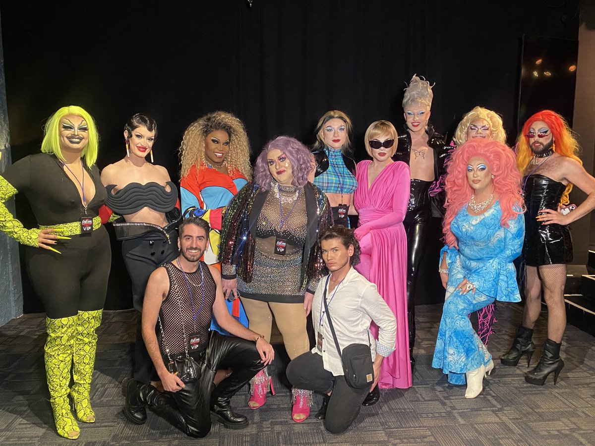 Oh the girls were GIRLING in Buffalo tonight! Was absolutely incredible getting to meet these icons! #werqtheworld #vossevents @VossEvents @AsiaOharaLand @FISHNELL_TWAIN @LadyCamden @daya_betty417 @TheKandyMuse @MistressIBrooks @naomismallsduh @omgheyrose