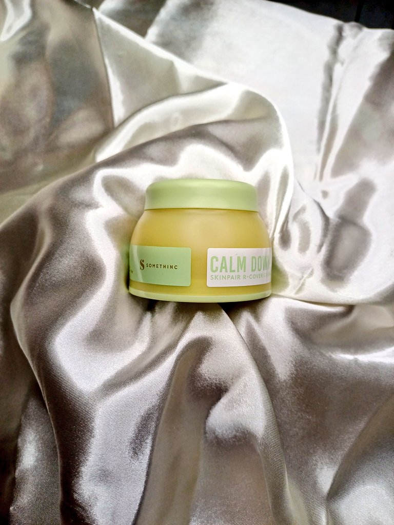 panggilyaaja's tweet photo. guysss aku mau racunin kalian  moisturizer yg cocok buat meredakan kemerahan di kulit dan bisa buat kulit sensitif juga 🥰

✨Calm Down Skinpair R - Cover Cream ✨ https://t.co/sTJfXdKCg5