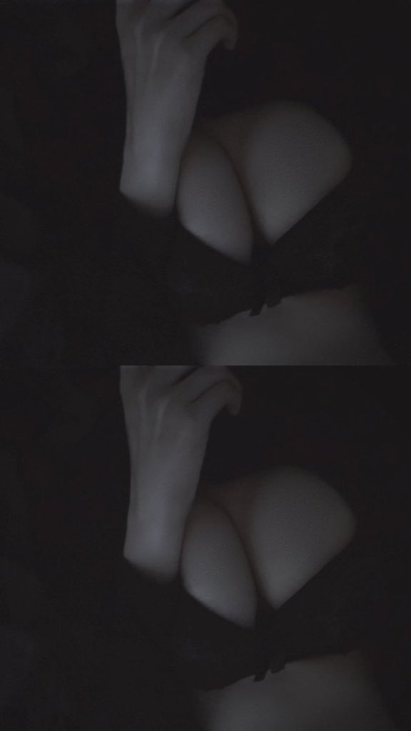 insect0_'s tweet photo. 回家陪家人幾天而已
你就跟別的女人搞在一起
還帶回家被我發現
分手 滾吧死渣男 ！
你可以玩交友軟體
我也可以玩推特
我不信這裡不會有男人比你好 https://t.co/BfHZcEmMw5