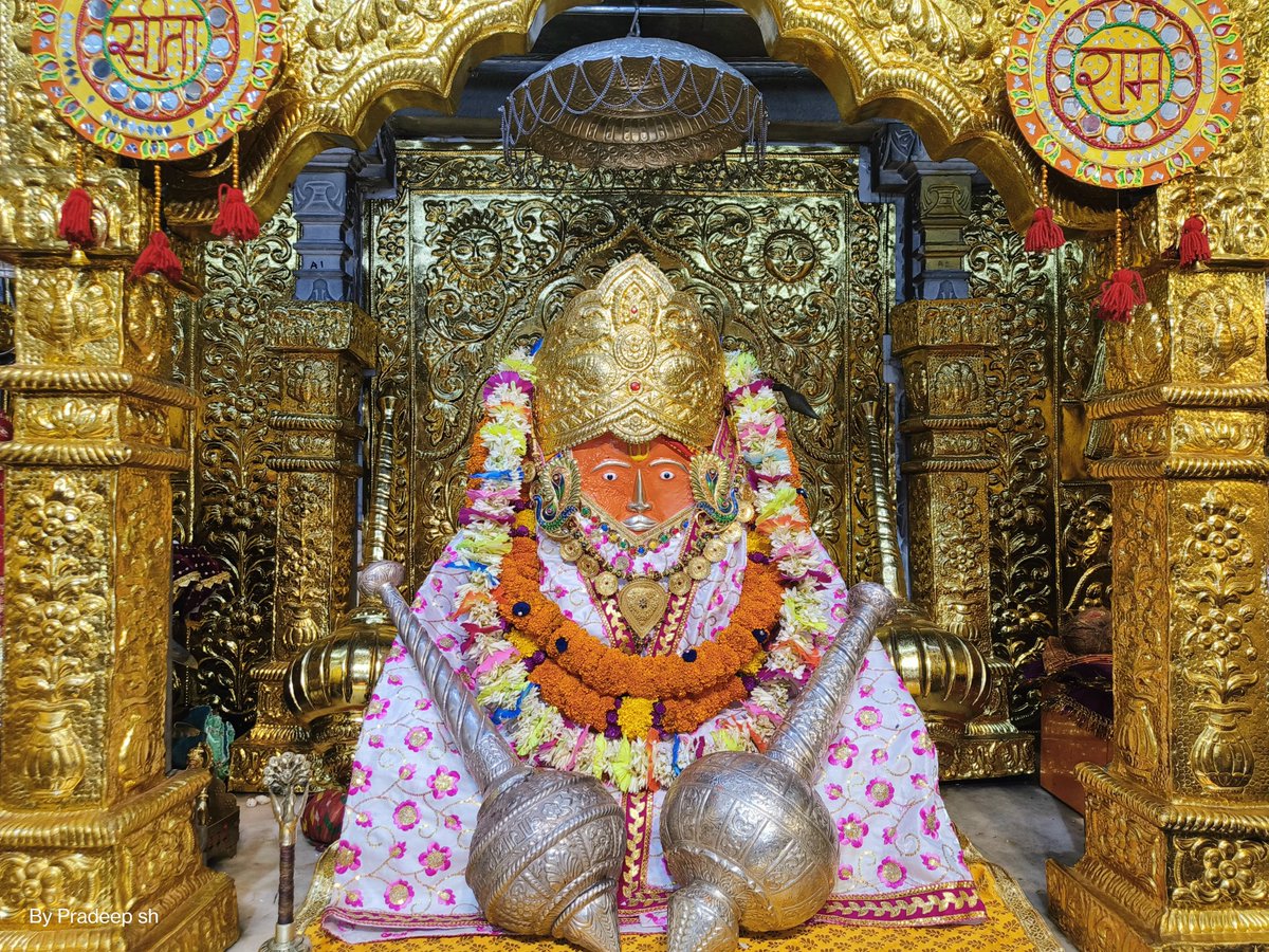 bageshwardham's tweet photo. दिव्य दर्शन श्री बाला जी सरकार श्री बागेश्वर धाम सरकार ग्राम गढ़ा(मध्यप्रदेश) 14-08-2023 #bageshwardham #bageshwardhamsarkar #divyadarshan https://t.co/jYspYfLvyX