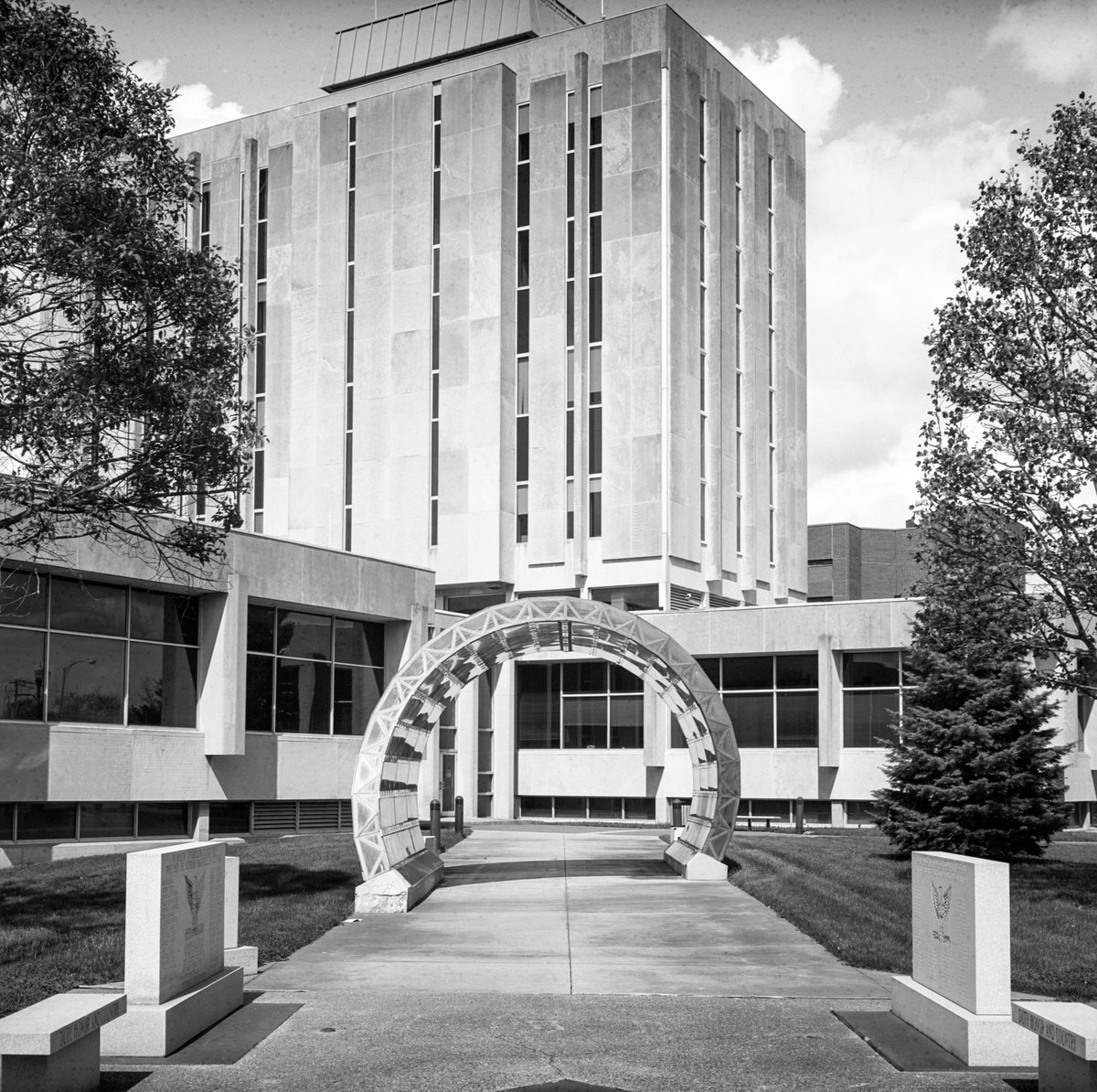 8888SEB's tweet image. Anderson - Mamiy6 with @ILFORDPhoto Ortho 80 developed with Kodak D-76 1+1 for 10.5 minutes #streetphotography #smalltownproject #smalltownindiana