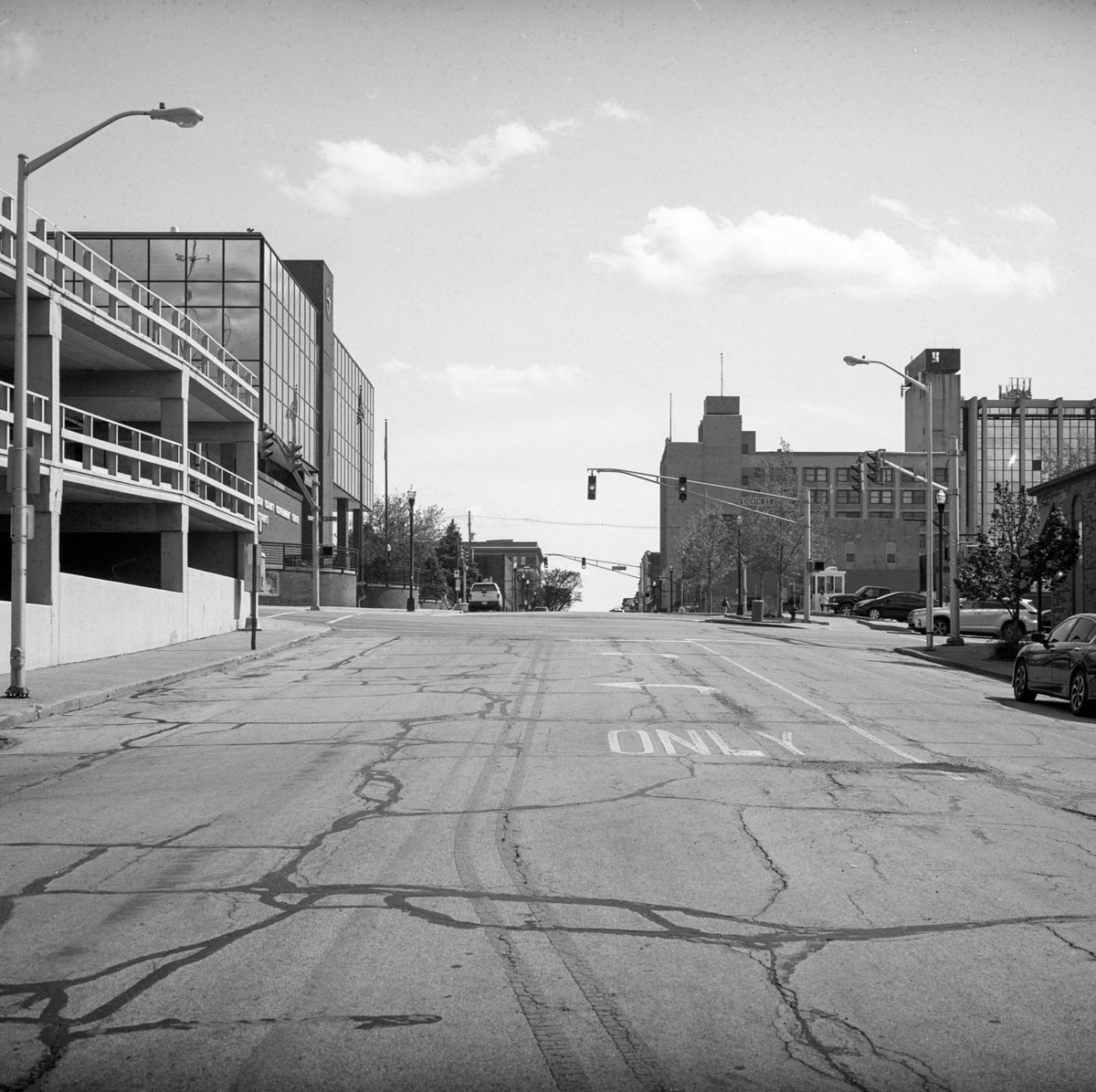 8888SEB's tweet image. Anderson - Mamiy6 with @ILFORDPhoto Ortho 80 developed with Kodak D-76 1+1 for 10.5 minutes #streetphotography #smalltownproject #smalltownindiana