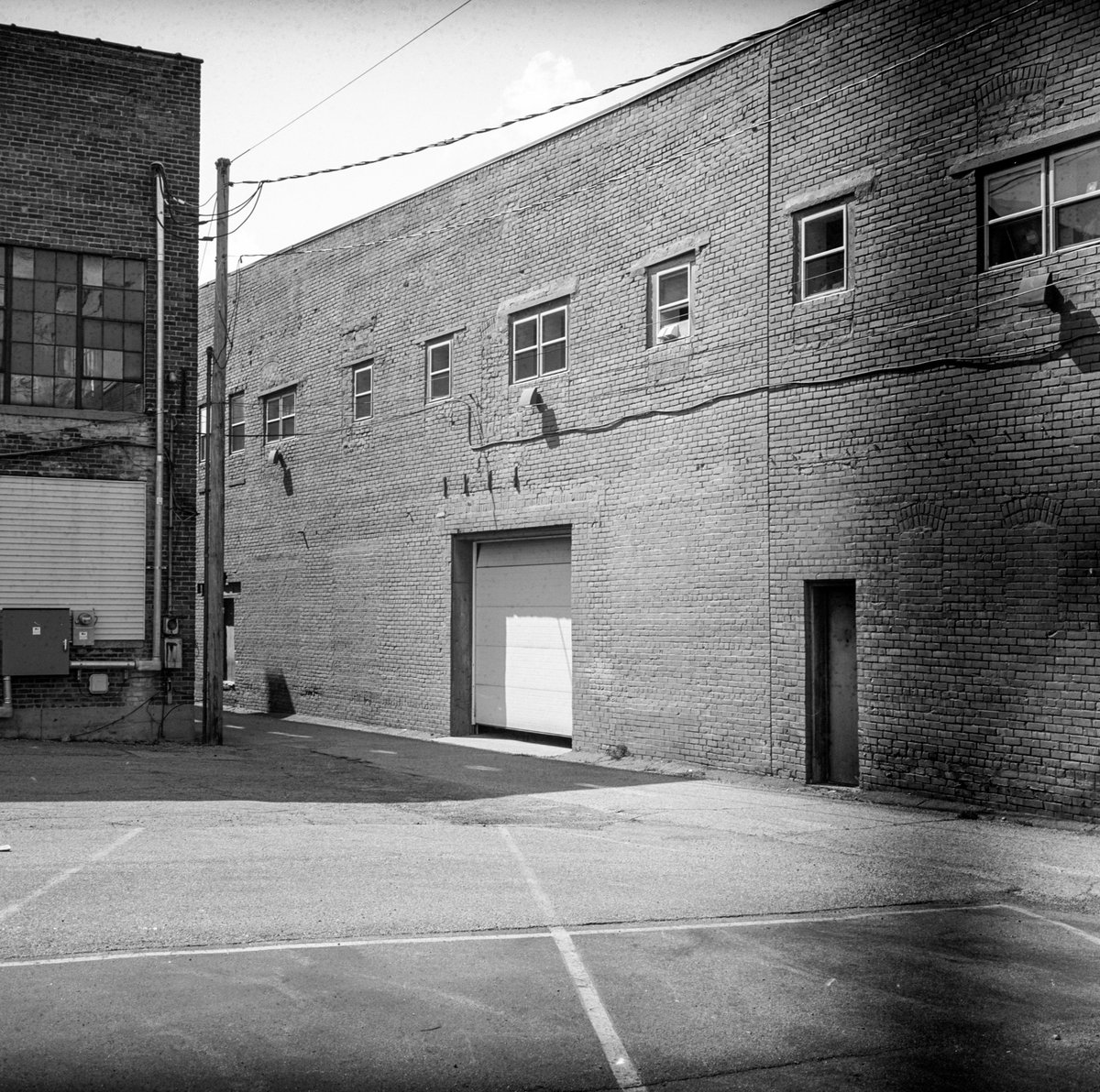 8888SEB's tweet image. Anderson - Mamiy6 with @ILFORDPhoto Ortho 80 developed with Kodak D-76 1+1 for 10.5 minutes #streetphotography #smalltownproject #smalltownindiana