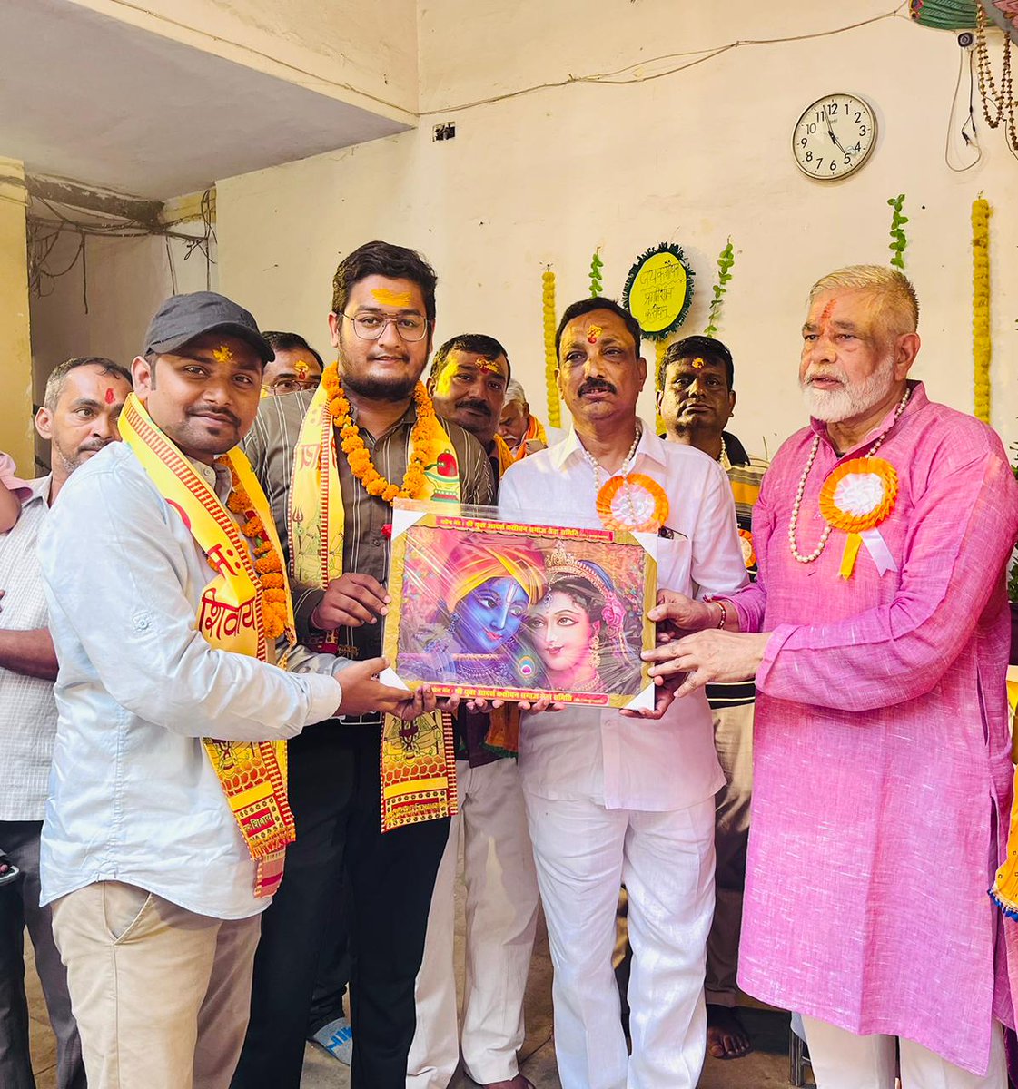 ki_madad's tweet photo. आज मदद की राह संस्था को श्री युवा आदर्श कसौधन समाज सेवा समिति द्वारा समाज की उन्नति और उपलब्धि में किये जा ��हे कार्यों के लिए सम्मानित किया गया । 🙏 https://t.co/qhNsZRIhWJ