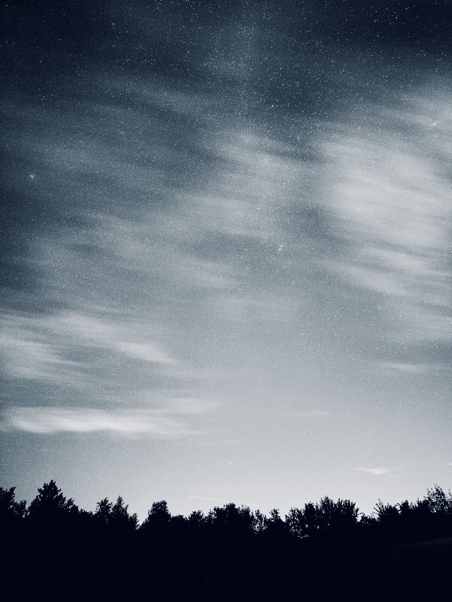InsideAdmission's tweet photo. Capped off a productive day teaching myself some basic astrophotography.

-I only saw 3 meteors in 2 hrs.

-I managed to capture none of them.

I’ll be the first to admit my pictures are amateurish. But it’s fun to try new things without the fear of failure.

#PerseidMeteorShower https://t.co/STLOIFFGAO