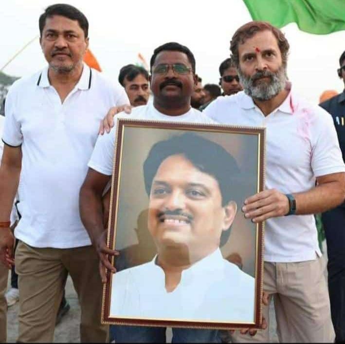 sachintakekar's tweet photo. साहेब आज ११ वर्ष झाले तुम्ही आम्हाला सोडून गेलात,१४ ऑगस्ट हा दिवस कधी विसरणारा नाहीये, एक दिलदार नेता सहजतेने निघून गेला.
विनम्र अभिवादन... @RahulGandhi @Riteishd @AmitV_Deshmukh @MeDeshmukh @NANA_PATOLE https://t.co/uafLpCWkQV