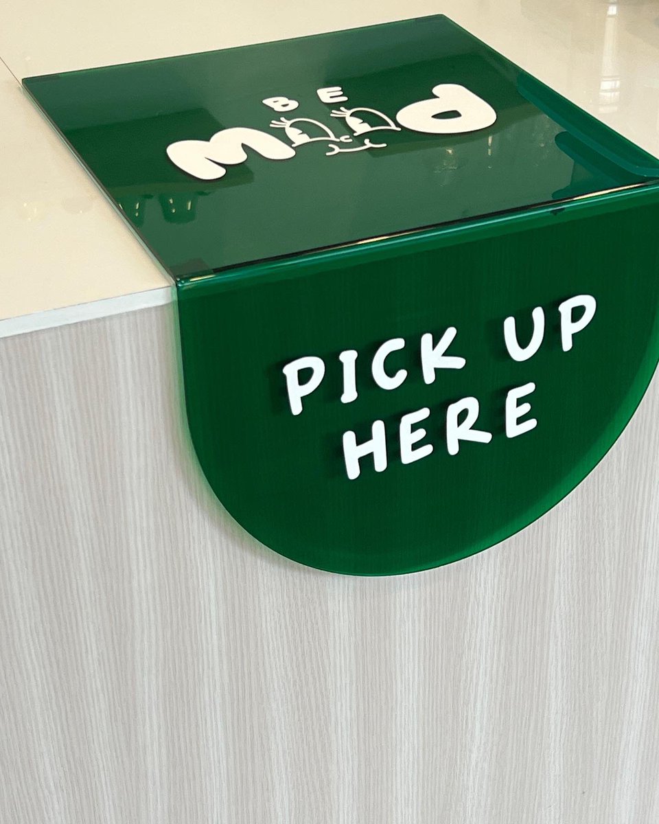 SONGJE_S's tweet image. #รีวิวคาเฟ่ Be Mood Cafe พัฒนาการ49🥨🧃คาเฟ่ประตูเขียว มินิมอล เกาหลีมาก ตกแต่งโทน ครีม เขียว มู้ด cozy&amp;amp;homie มีหลายมุมให้ได้นั่ง มีเมนูหลากหลาย รสชาติแปลกใหม่ ขนม กาแฟ ครบเลยคับ พายอร่อยมาก อยากให้มาลอง!!

🥤Recommend:Calamansi,Strawberry Choco,Dirty
🥞:Fudge Brownie Cake,Banana…