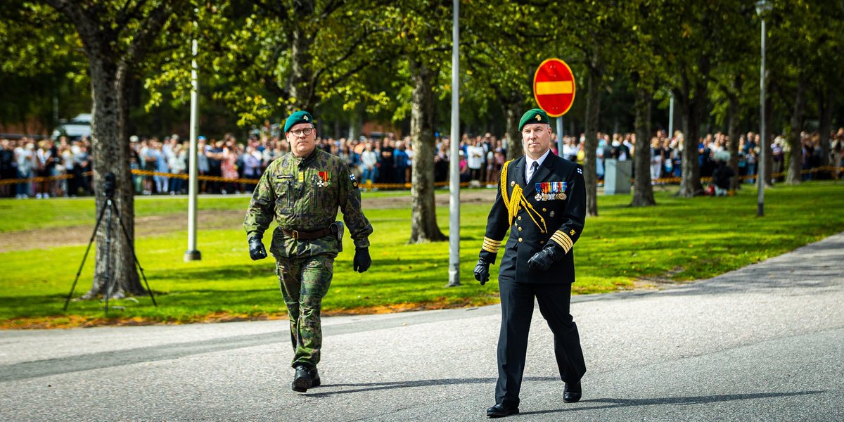 Navyfi's tweet photo. Uudenmaan prikaatissa oli valatilaisuus lauantaina. Alokkaista tuli jääkäreitä. Nyt palvelus jatkuu uusilla haasteilla. Toisilla tulee olemaan pidempi palvelusaika kun toisilla. #uudenmaanprikaati #vala #dragsvik #merivoimat https://t.co/XCFvuUZCKt