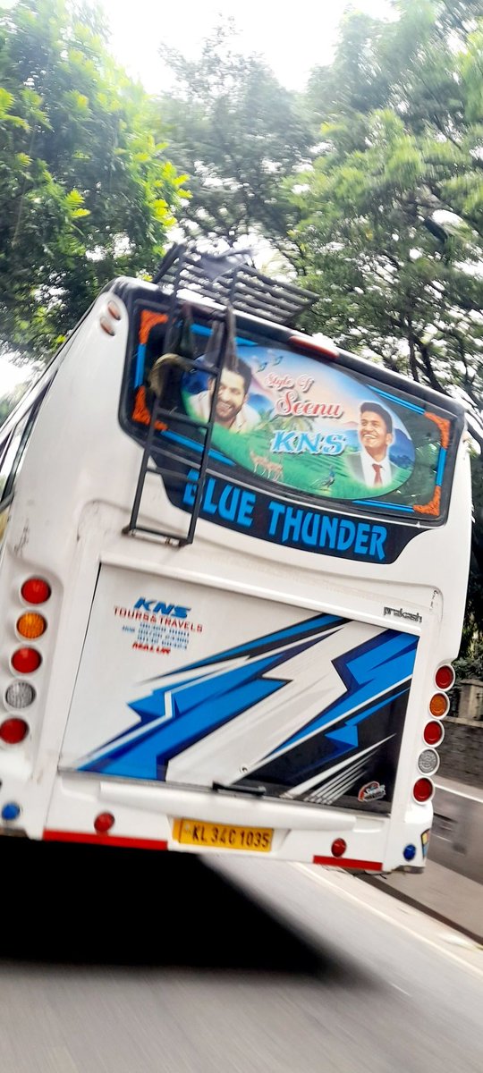 DevaNTR99's tweet photo. Their Mutual Fanbase🫂 is More Bigger🔥 than Many
@tarak9999 @PuneethRajkumar
Bus from Kerala pic from Banglore
#PowerStarPuneeth
#ManOfMassesNTR https://t.co/axcO4xVPo8