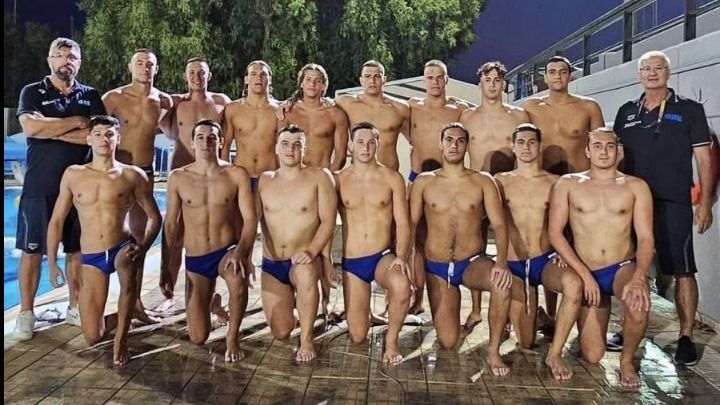 Mavrogiorgos's tweet photo. Νίκη της εθνικής εφήβων πόλο επί της Ισπανίας στα πέναλτυ με 14-13 στον ημιτελικό του Ευρωπαϊκού Πρωταθλήματος Κ17 στην Τουρκία και πρόκριση στον τελικό όπου θα αντιμετωπίσει τη Σερβία (Δευτέρα 8.30μμ).
Το μέλλον του ελληνικού πόλο είναι εδώ!
Μπράβο παιδιά! 👏🇬🇷🤽‍♂️ https://t.co/tGkNYP58CF
