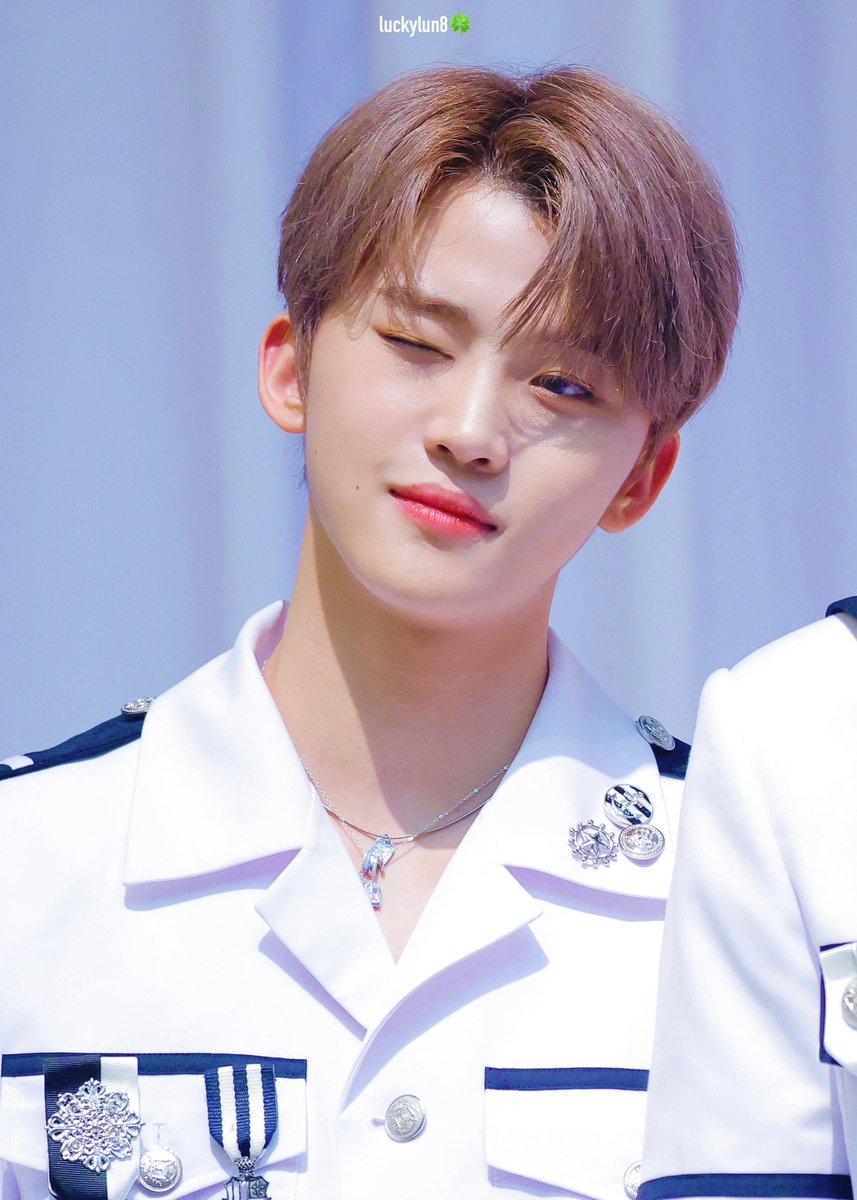 230714 위드뮤 대면 팬싸 HD

윙크😉

#루네이트 #도현 #LUN8 #DOHYUN