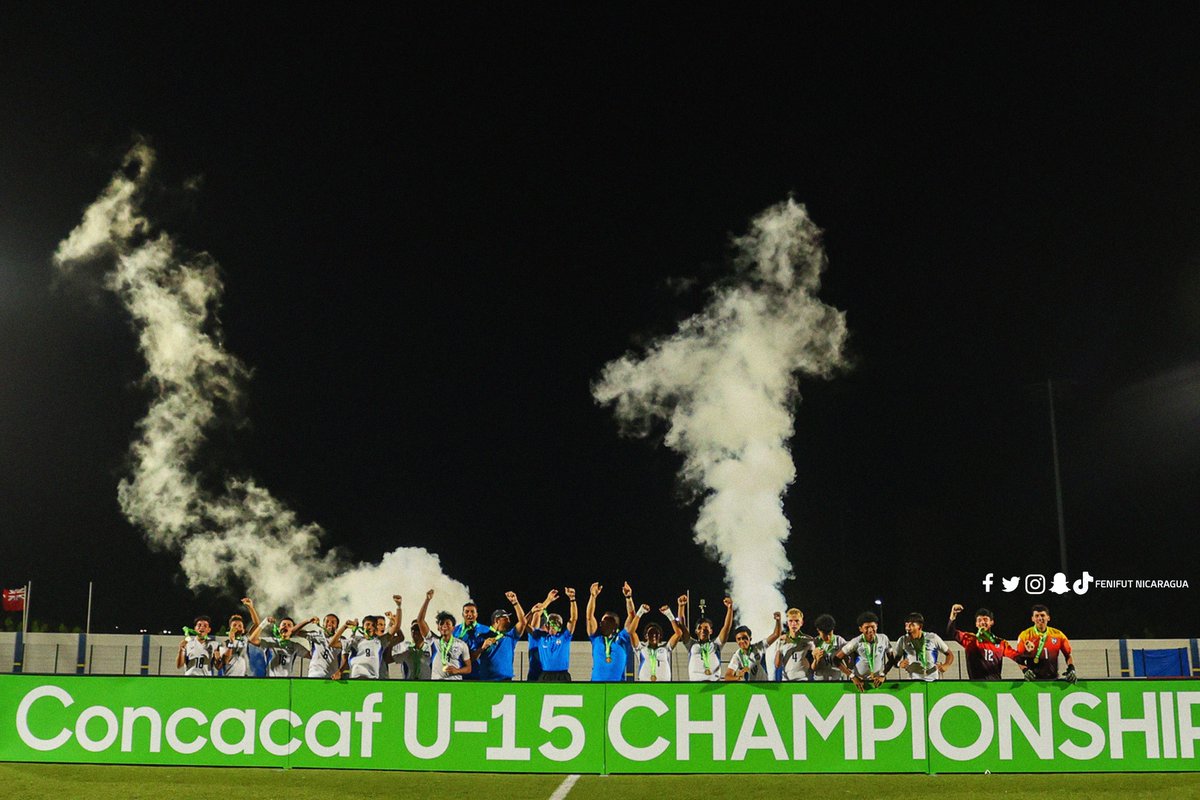 Fenifutnica's tweet photo. 🤩 ☀️ Buen día CAMPEONES U15 🏆 https://t.co/4DUnWUtSxn