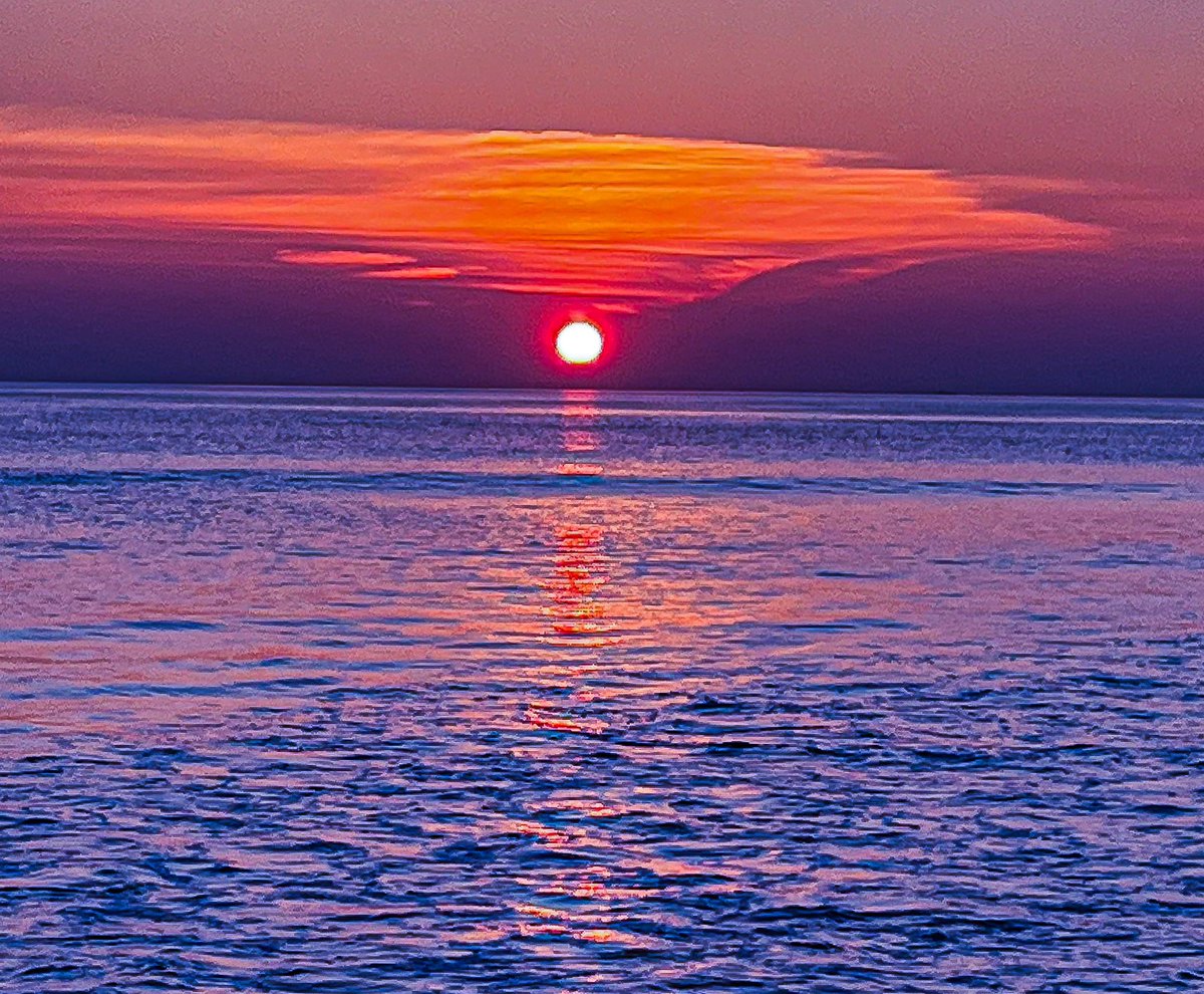shamelssSeamus's tweet photo. Goodnight, #nantasket https://t.co/GkCusqk73l