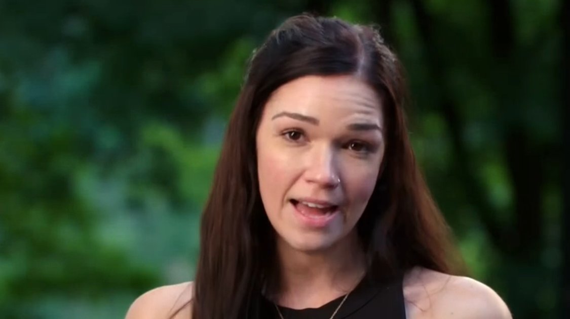 She waited until she got there to sort out her feelings about her kids/husband.  Wasting Razvan's time #90DayFiance #90dayfiancebeforethe90days