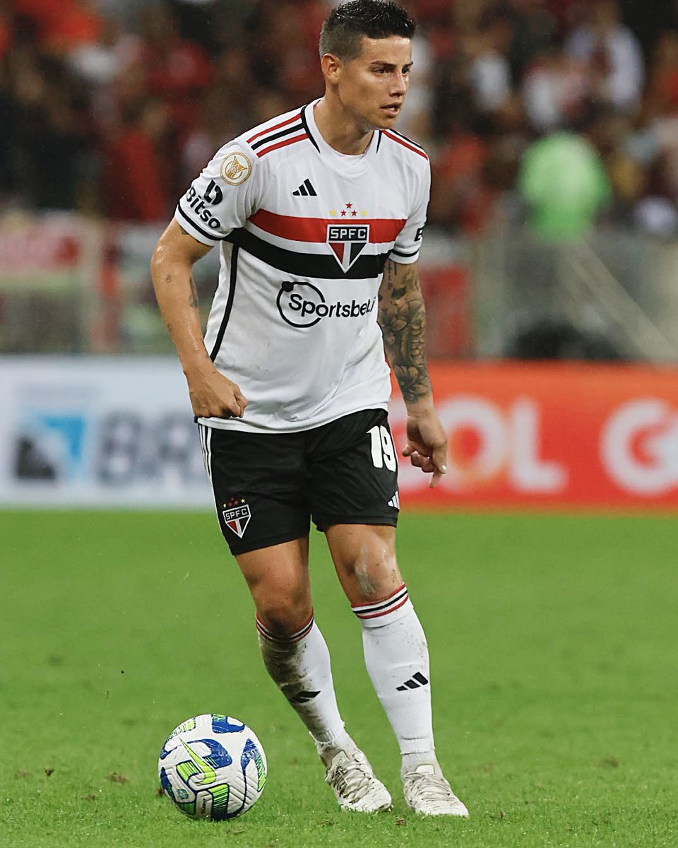 SaoPauloFC's tweet photo. 📸 @jamesdrodriguez 🇨🇴

#JamesTricolor
#VamosSãoPaulo 🇾🇪 https://t.co/YDCgxdVMEF