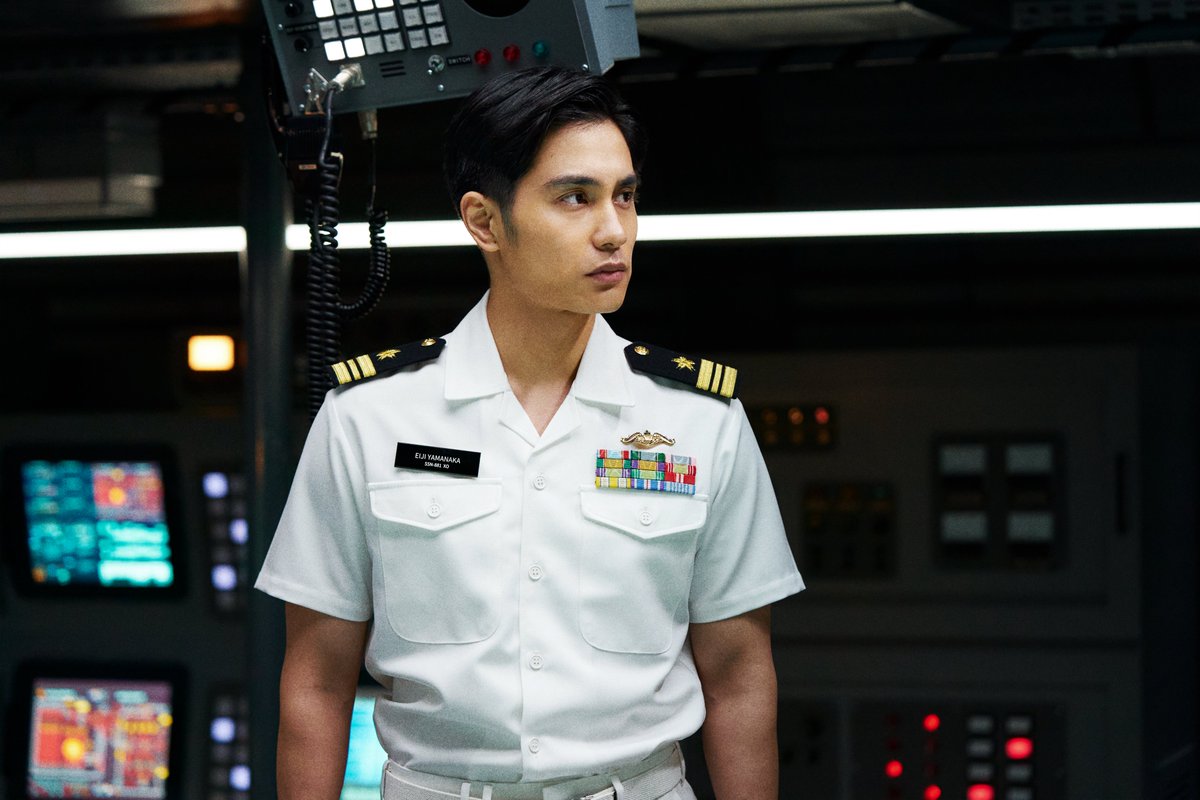 映画沈黙の艦隊原子力潜水艦シーバット副長中村蒼さん演じる山中栄治防衛記念章セット 41036-482-