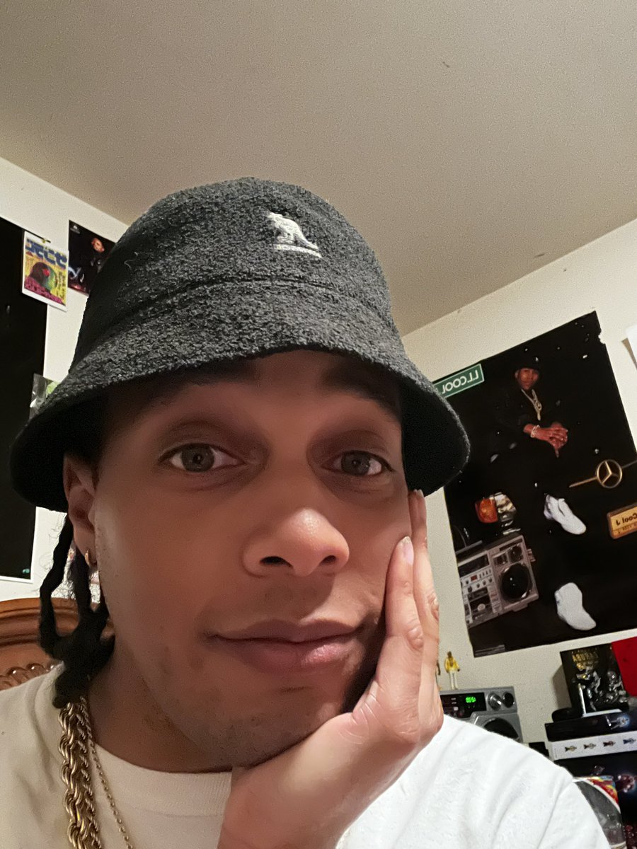 GL_Fresh_k's tweet photo. This kangol I have on my head (right) is the same one I’ve had since I was 16 (left). My grandma bought it for me. Was never without it.

That’s when I started modeling myself after @llcoolj 

#Superfan. https://t.co/2KM0vl8kmP